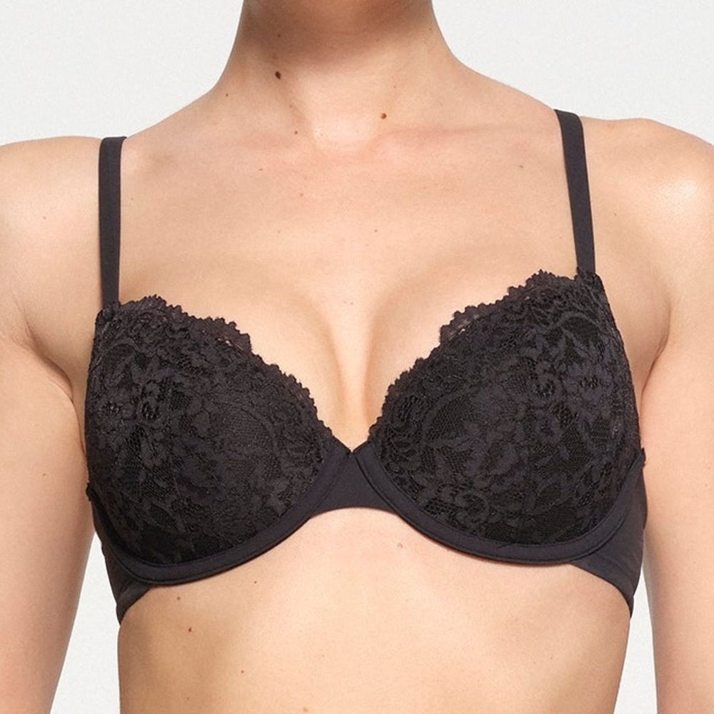 BNWT SKIMS FITS EVERYBODY LACE T SHIRT BRA IN 32D